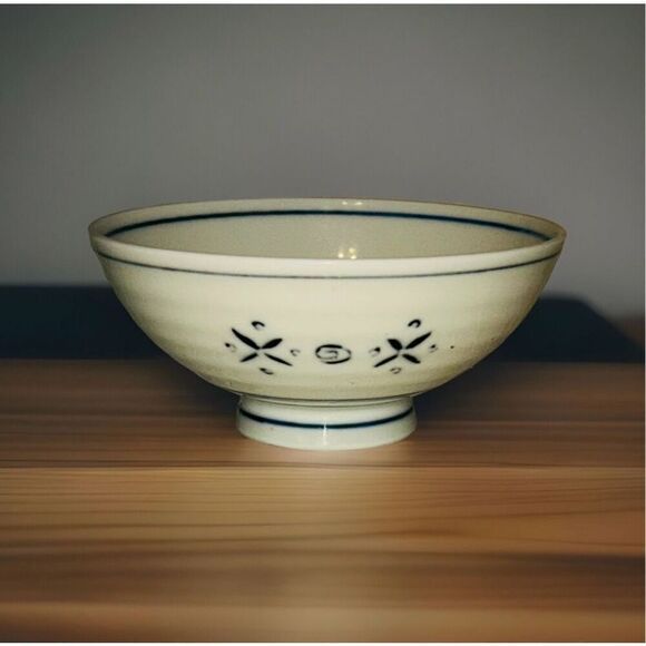 Japanese Rice Soup Bowl with Blue Floral Design - Picture 1 of 4